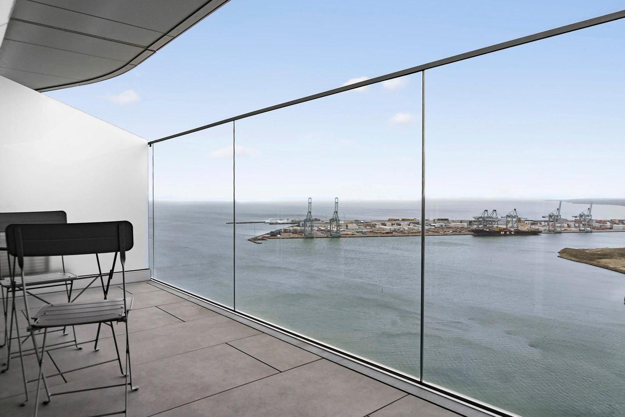 Penthouse Paradise On 39th Floor Apartment *